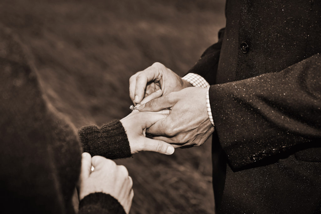 black-church-iceland-wedding-ring-ceremony